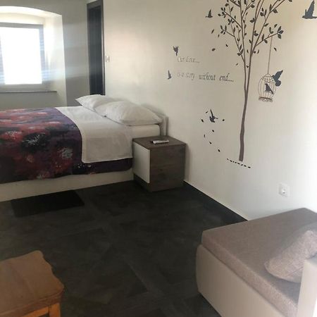 Apartments Tonka 扎达尔 外观 照片