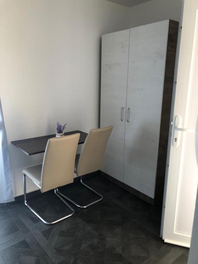 Apartments Tonka 扎达尔 外观 照片