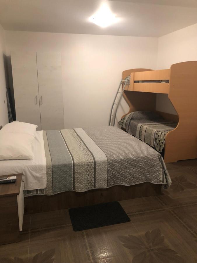 Apartments Tonka 扎达尔 外观 照片
